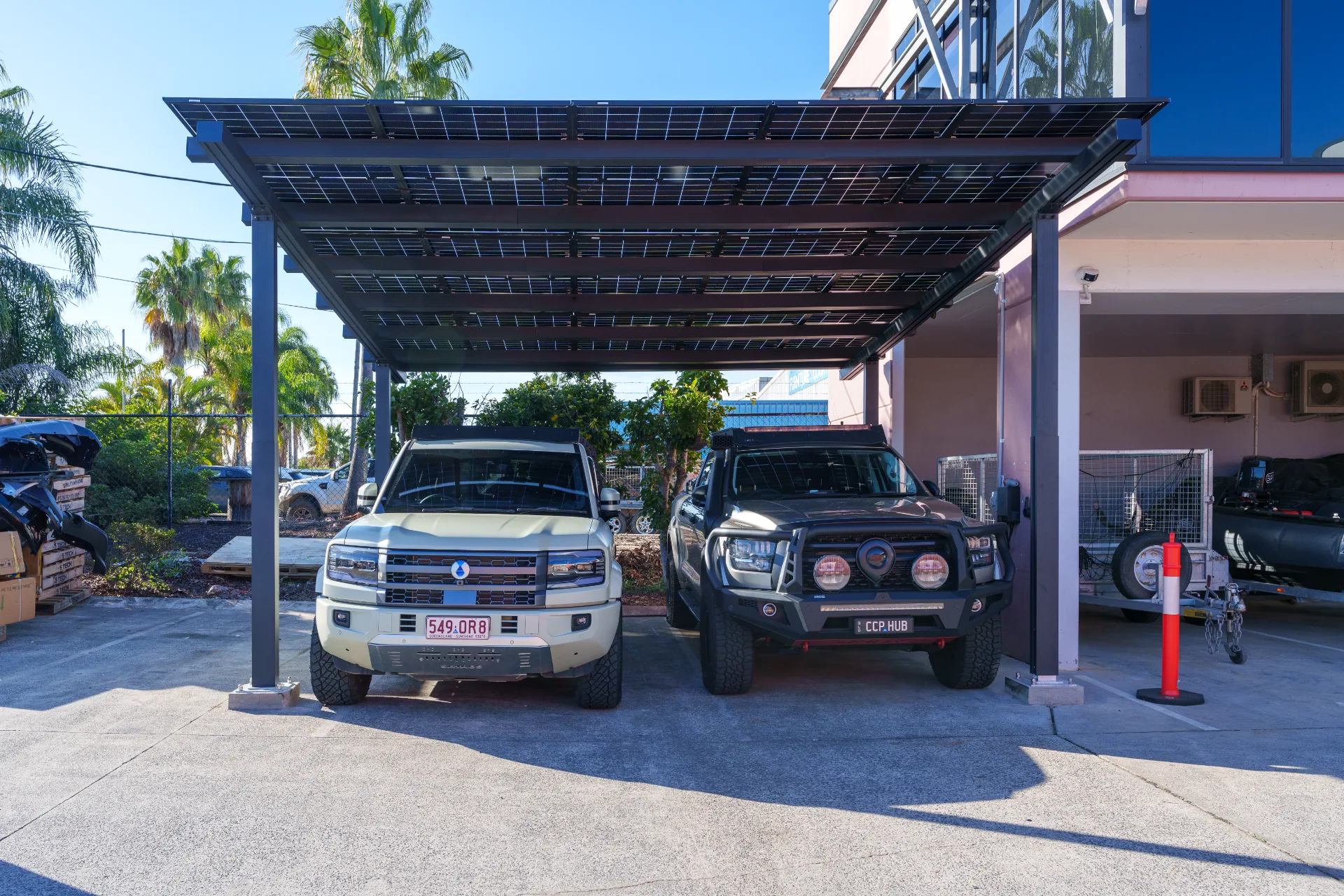 The Solar Carport that Charges Everything – Savage Offroad’s Smart Move under the Sun